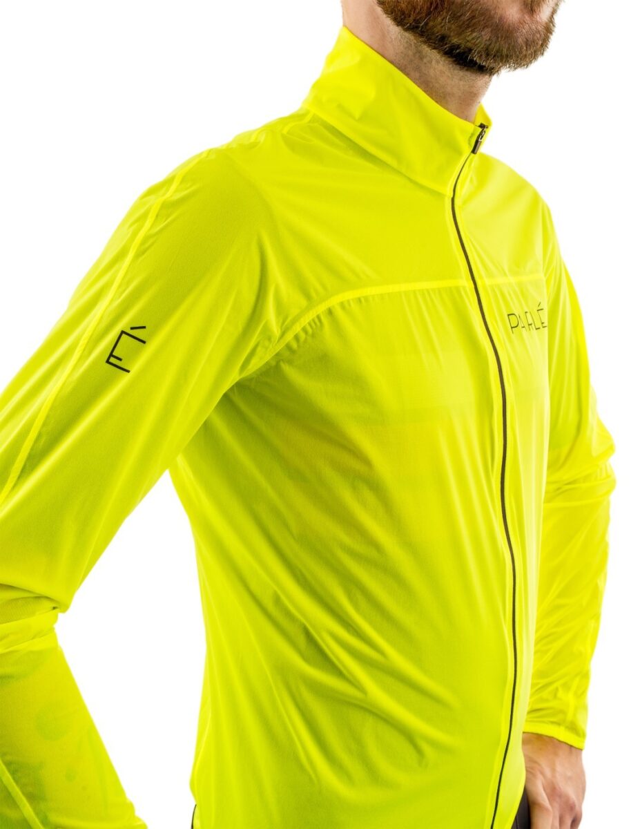 Chaqueta ligera Vision con membrana cortavientos y antilluvia.