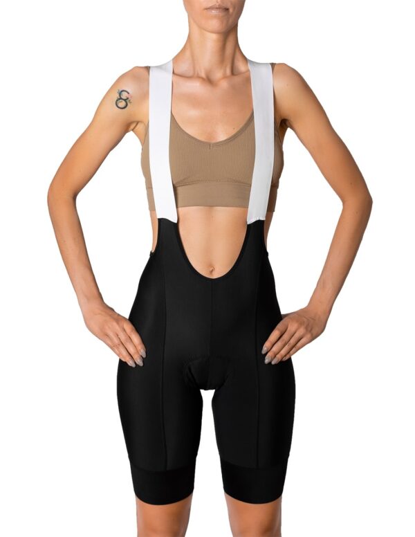Short femme à bretelles blanches